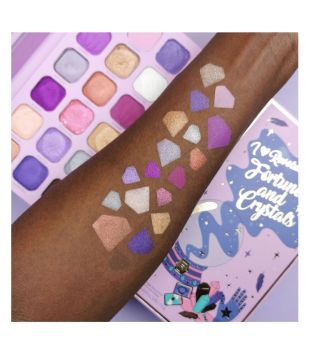 I Heart Revolution - Spellbooks Shadow palette - Fortunes and Crystals